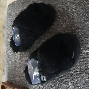 Uggs size 7 sheepskin  slippers